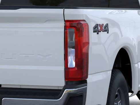 New 2026 Ford F250 XL w/ XL Chrome Package AWD/4WD image 21
