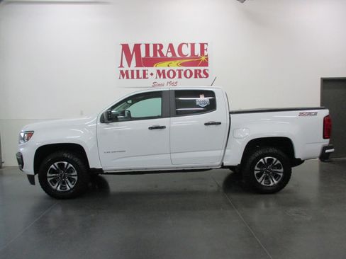 Used 2022 Chevrolet Colorado Z71 image 2
