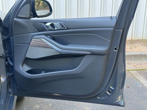 Used 2023 BMW X7 xDrive40i w/ M Sport Package AWD/4WD image 54