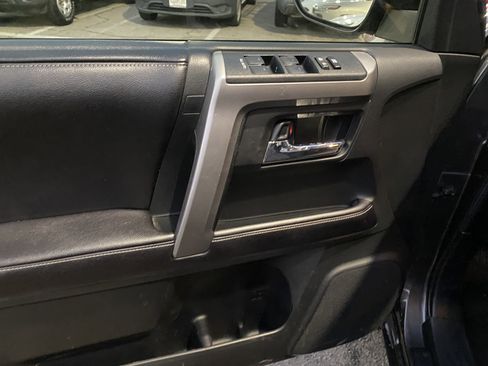 Used 2016 Toyota 4Runner SR5 image 11