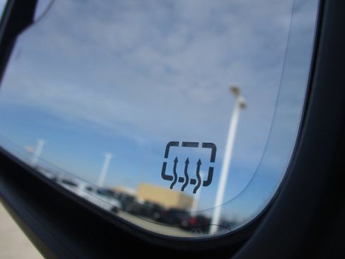 Used 2019 RAM 1500 Laramie image 15