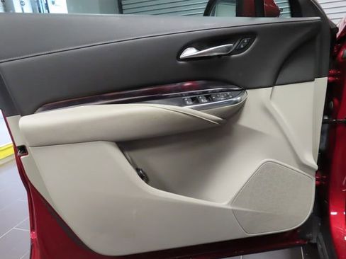 Used 2023 Cadillac XT4 Luxury w/ Cold Weather Package image 9