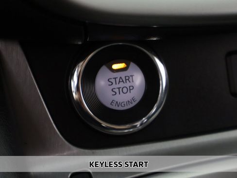 Used 2019 Nissan Murano S image 4