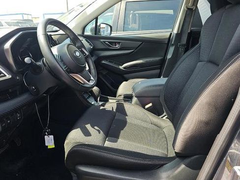 Used 2025 Subaru Ascent Premium image 4