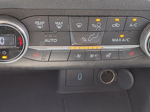 Used 2020 Ford Escape Titanium FWD image 24