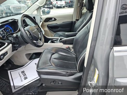 Used 2022 Chrysler Pacifica Limited image 33