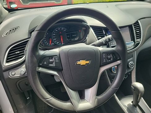 Used 2022 Chevrolet Trax LT w/ Driver Confidence Package AWD/4WD image 27