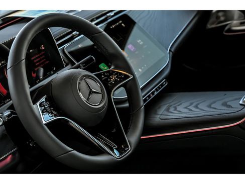 New 2026 Mercedes-Benz E 350 4MATIC Sedan image 12