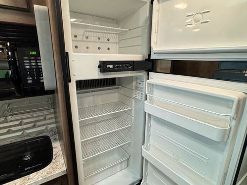 Used 2017 Mercedes-Benz Sprinter 3500 image 24