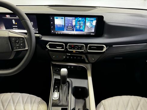 New 2026 Nissan Sentra SL FWD image 25