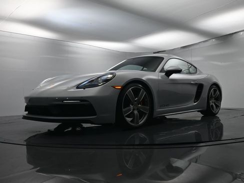 Used 2025 Porsche 718 Cayman GT4 image 40