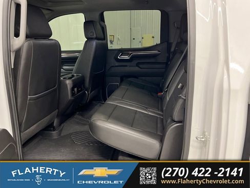 Used 2024 Chevrolet Silverado 1500 LT Trail Boss w/ LT Trail Boss Premium Package AWD/4WD image 11
