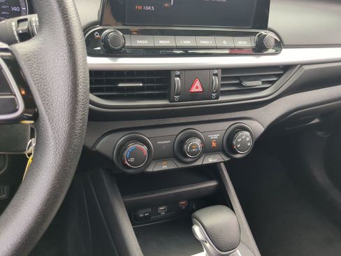 Certified 2024 Kia Forte LXS FWD image 17