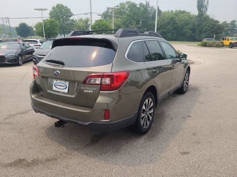 Used 2015 Subaru Outback 2.5i Limited AWD/4WD image 6