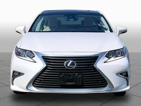 Used 2018 Lexus ES 350 w/ Luxury Package w/Wood Trim FWD image 4