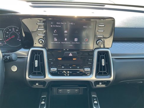 Used 2021 Kia Sorento S image 12