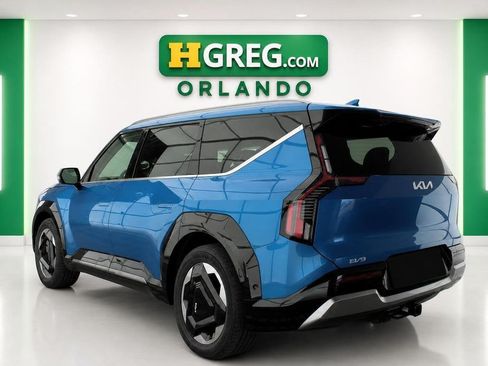 Used 2024 Kia EV9 Land AWD/4WD image 2