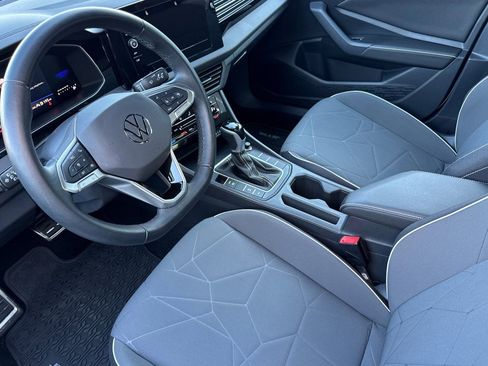 Certified 2025 Volkswagen Jetta Sport image 10