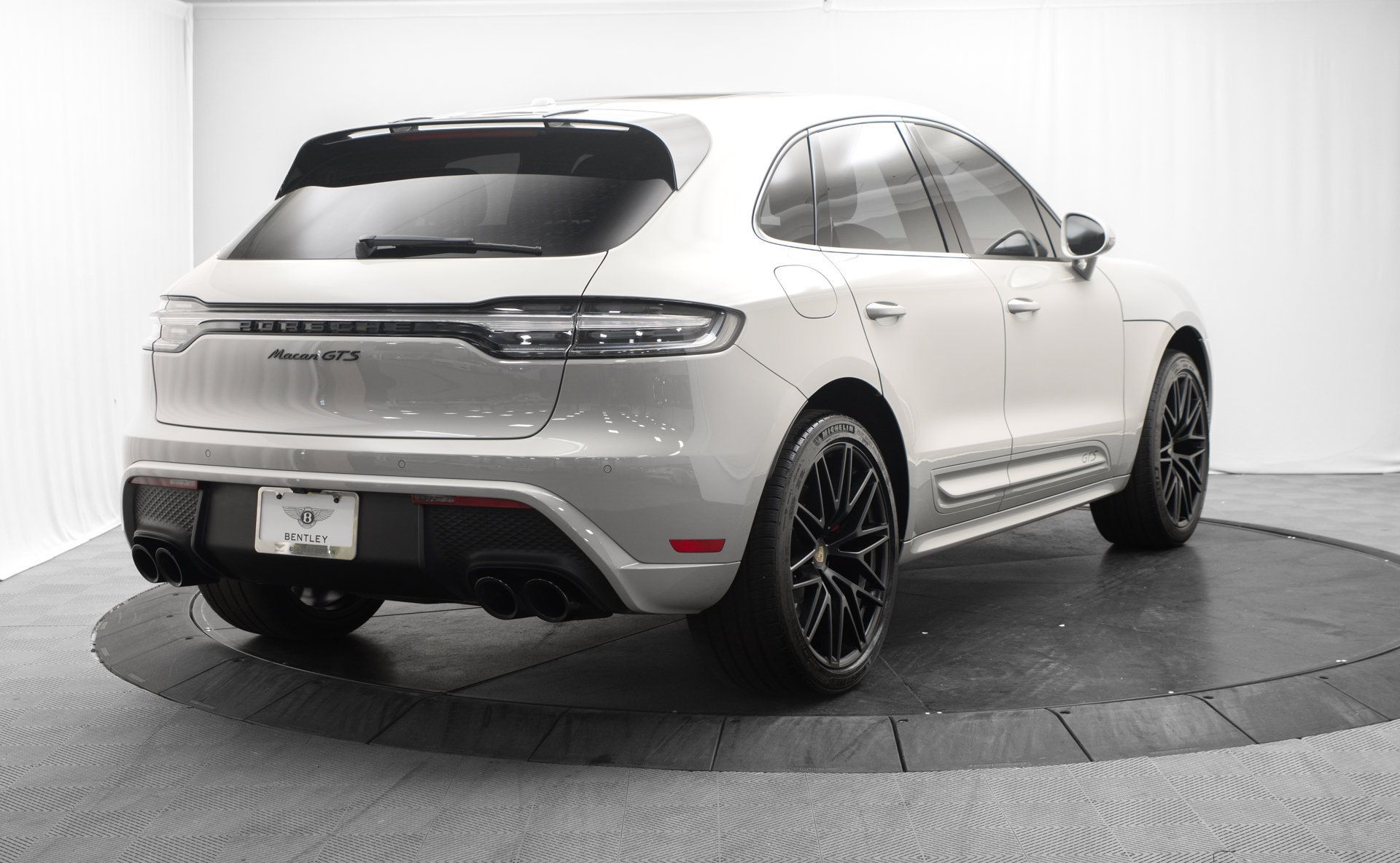 Used 2023 Porsche Macan GTS w/ Premium Package Plus AWD/4WD image 3