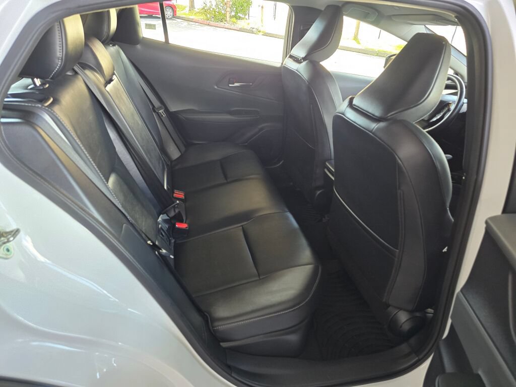 Used 2024 Toyota Prius XLE FWD image 10