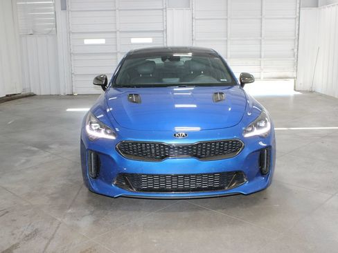 Used 2020 Kia Stinger GT1 RWD image 3
