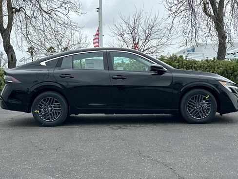 New 2026 Nissan Sentra SV image 3