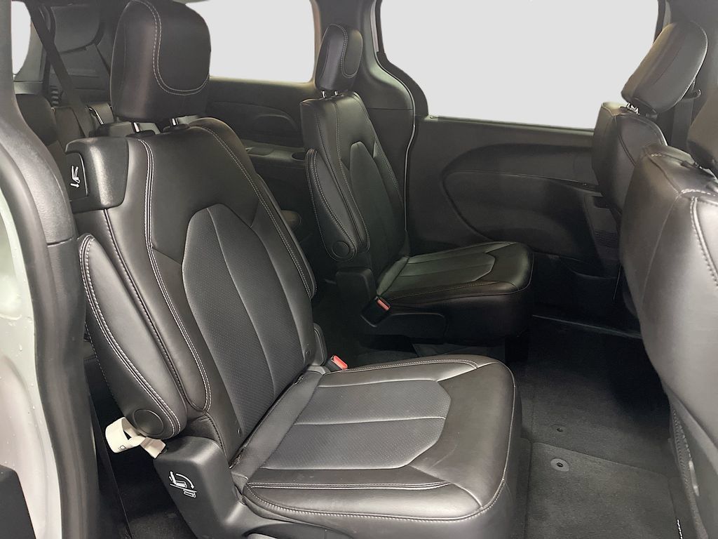 Used 2026 Chrysler Pacifica Select FWD image 27