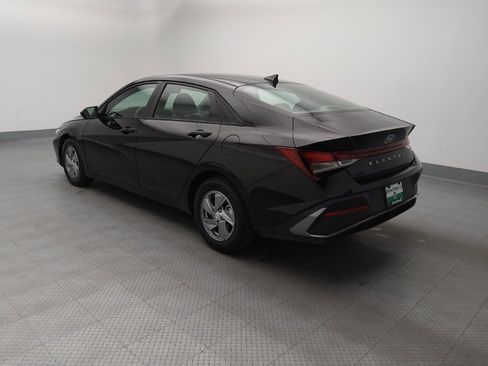 Used 2024 Hyundai Elantra SE FWD image 3