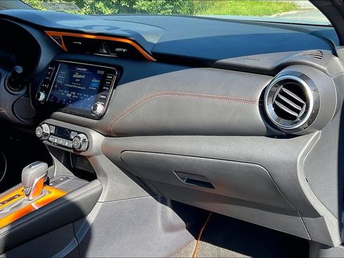Used 2023 Nissan Kicks SR w/ SR Premium Package FWD image 15