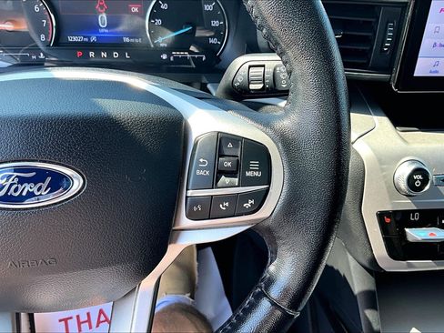 Used 2021 Ford Explorer XLT AWD/4WD image 24