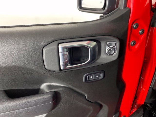 Used 2025 Jeep Wrangler Unlimited Rubicon AWD/4WD image 16