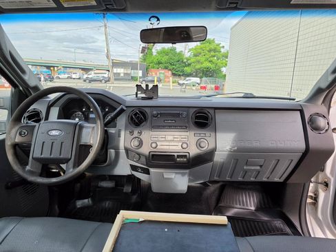 Used 2011 Ford F250 XL RWD image 11