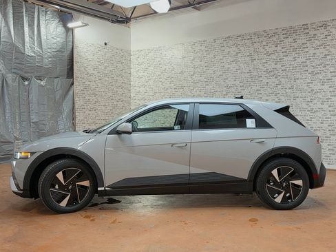 New 2026 Hyundai Ioniq 5 SEL image 4