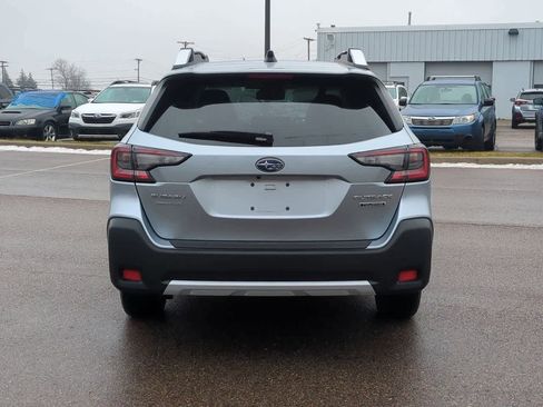 Used 2023 Subaru Outback Touring image 5