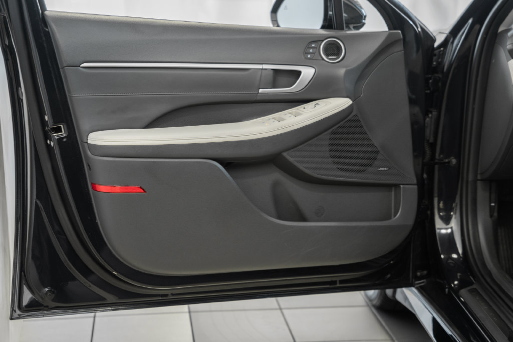 Used 2025 Hyundai Sonata Limited FWD image 37