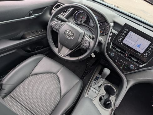 Used 2023 Toyota Camry SE FWD image 9