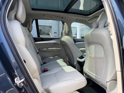 Used 2018 Volvo XC90 T5 Momentum FWD image 11