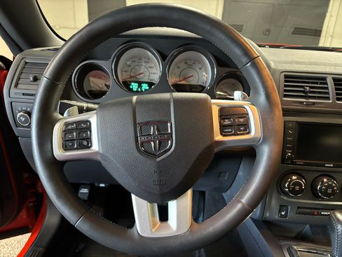 Used 2013 Dodge Challenger R/T image 12