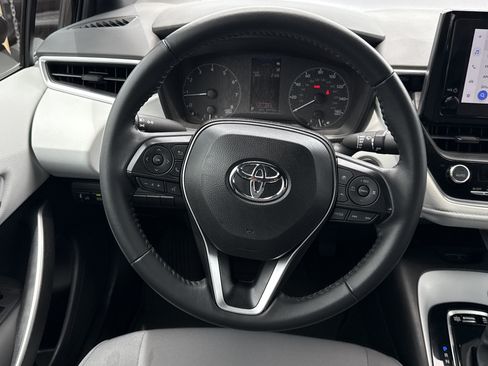 Used 2024 Toyota Corolla SE w/ SE Premium Package FWD image 18