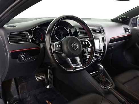 Used 2017 Volkswagen Jetta GLI image 28