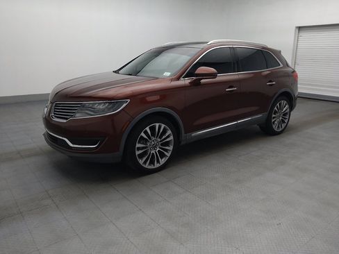 Used 2016 Lincoln MKX Reserve w/ Luxury Package AWD/4WD image 2