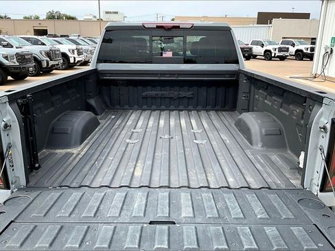 Used 2024 GMC Sierra 2500 AT4X image 37