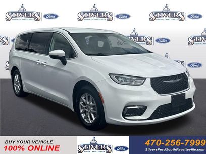 Used 2023 Chrysler Pacifica Touring-L