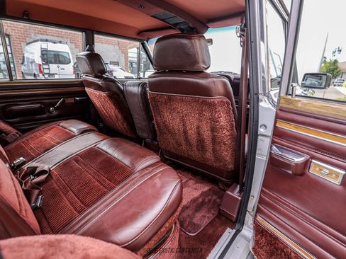 Used 1991 Jeep Grand Wagoneer AWD/4WD image 54