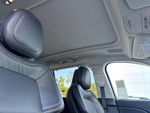 New 2025 Lincoln Aviator Reserve w/ Luxury Package image 17