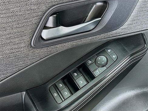 Used 2023 Nissan Rogue SV image 19