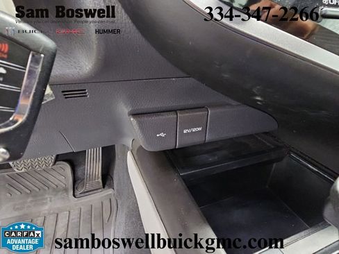 Used 2024 Toyota Camry SE w/ Cold Weather Package FWD image 18