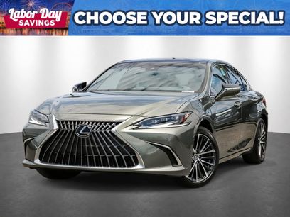 Used 2025 Lexus ES 350 w/ Premium Package