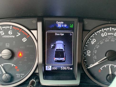 Used 2022 Toyota Tacoma TRD Sport image 31