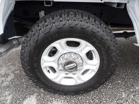 Used 2025 Ford F250 XLT w/ FX4 Off-Road Package AWD/4WD image 51